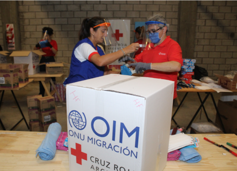 IOM_USA's tweet photo. @OIM_Argentina is delivering food, hygiene, and information on #COVID19 to vulnerable migrants. 

Thanks to funding by @StatePRM 

https://t.co/GNEHuPyvJv https://t.co/J2aQ2tTE8k