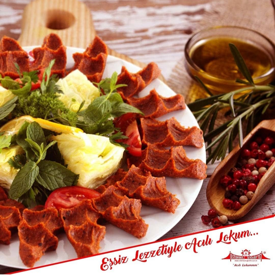 8075Uslu's tweet photo. Denemeden bilemezsin! Eşsiz lezzeti ile acılı lokum 😊
#uslubörekçiğköfte #Çiğköfte #Çiğköftedürüm #acılılokum #2haziran #evrim #basaramayacaksiniz #survivor2020 #survivorekstra #nazimhikmet #YoutubeileFenerOl #iyigeceler #3haziran #sağlıklıbeslenme #organik #organic #osmaniye https://t.co/UwRA7sJDa5