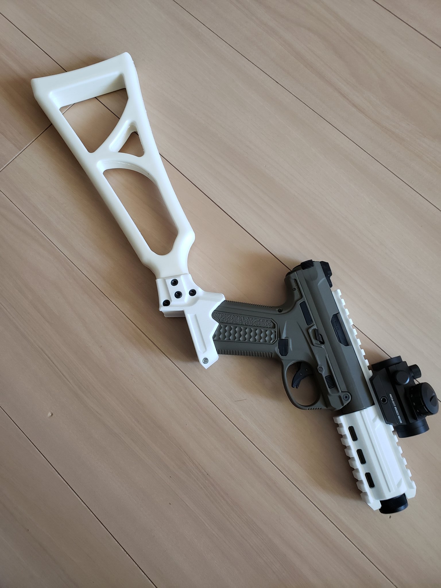 くろび Veliru Krb創研 愛銃カスタム ストック ハンドガンでしょ アサシン カボハチ マルイのm45 ガバ マルイ電ハンhk45 M4ストックも有りっ T Co Ga1cvk9yj2 Twitter