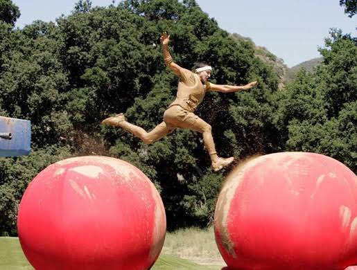 моргенштерн на шоу русский ниндзя. шоу полоса препятствий сша. шоу с препятствиями. American ninja warrior 2021. полоса препятствий американское шоу.