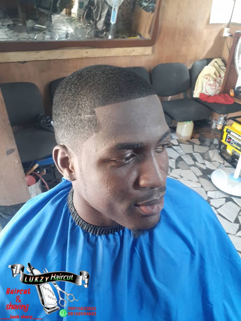 ILukzy's tweet photo. A happy hour with j_wonder
#lukzyhaircut 
#lukzyhaircutshop 
#youdeysharp 
#sharp
#justiceforAda
#whyididntreport 
#BlackLivesMatter 
#GeorgeFloyd 
#SayNoToRapist https://t.co/A7C1PyYDOL
