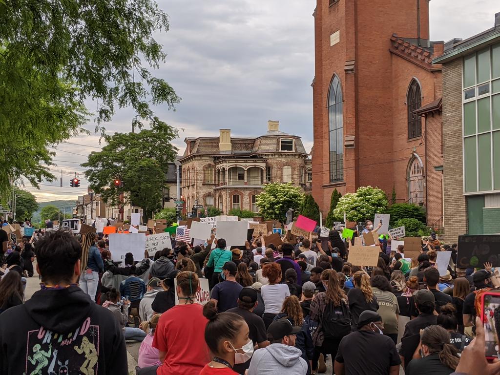 Soulful_Ginger_'s tweet photo. Mid Hudson bridge shut down. Marched through the city of Poughkeepsie. Some confusion about where we were headed but all peaceful from what I've seen. #poughkeepsieprotest #Poughkeepsie #blackouttuesday #blm https://t.co/L9ddZHk5aG