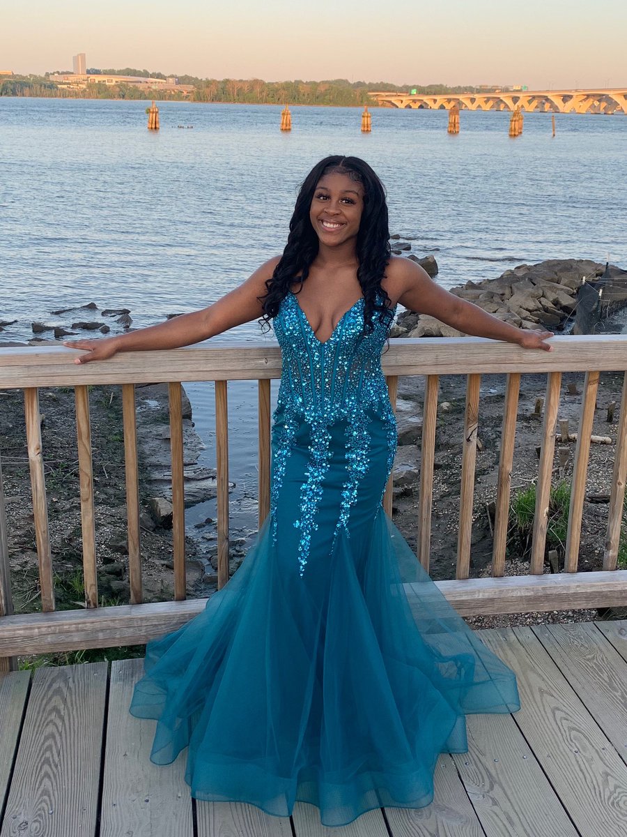 Congrats to our senior Bria Huguley! Bria plans to attend West Virginia University to pursue a nursing degree. #classof2020 #scholar #athlete #varsitycheer #ramnation #mhscheer #hbcucheer