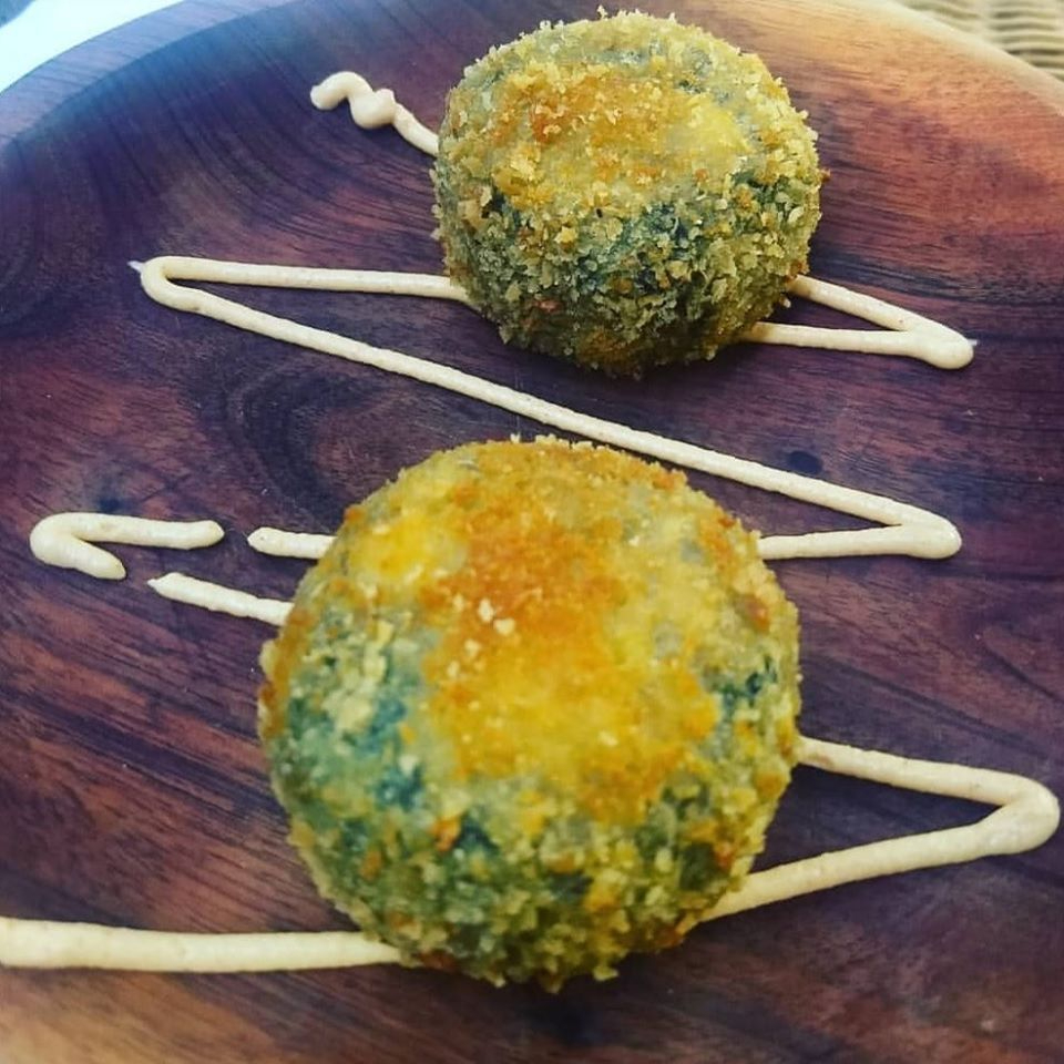 valedocaferio's tweet photo. 🥗Optando por uma Gastronomia Sustentável priorize alimentos orgânicos, locais e que faça reaproveitamento, para minimizar desperdício. Assim tem sido cada vez mais a gastronomia do #valedocafe. Orgânica, agroecológica e com desperdício mínimo, sempre em busca do nosso terroir🍎 https://t.co/Mw08k6Xmkl