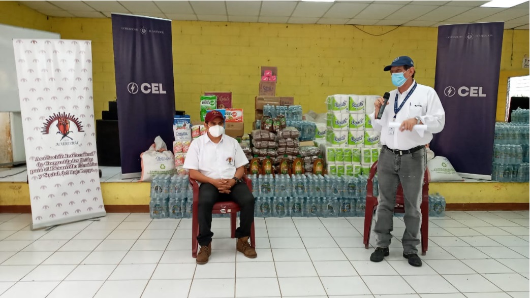 acudesbal's tweet photo. @CEL_ElSalvador Agradecimientos  al Lic. Daniel Álvarez Presidente de La CEL y al Lic. Alexander Zamora Gte. de Responsabilidad Social por su rápida respuesta a nuestra solicitud de apoyo a los albergues Temporales  y por el compromiso de apoyar a las familias del Bajo Lempa. https://t.co/nC1Q3h8OxD