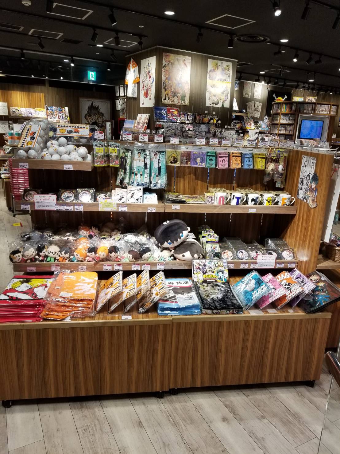 ジャンプショップ Jump Shop 公式 Jump Shop福岡店終日入場予約制で営業中 入店にはチケット 無料 が必要です 当日チケットは空きがある時間帯のみ 朝9時からwebにて先着順で受け付けております お申し込みはこちら T Co 95qxuegwin