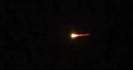 nachoeme's tweet photo. Una luz en el cielo seguida de una fuerte explosión en Argentina, Buenos aires!!!
TOTALMENTE UN FAKE y abro hilo++
#meteorito #boladefuego #curaru #EstebanDeLuca #Fake #FakeNews https://t.co/SJGp17vsoD