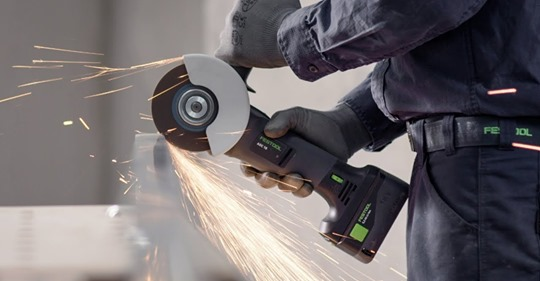 Festool's tweet photo. Der #Akku-Winkelschleifer AGC 18 ist dank gekapseltem, bürstenlosem EC-TEC Motor und vergossener Elektronik besonders #langlebig 💚
https://t.co/XZOA2ZnEv5 https://t.co/6c8Glfvrd6