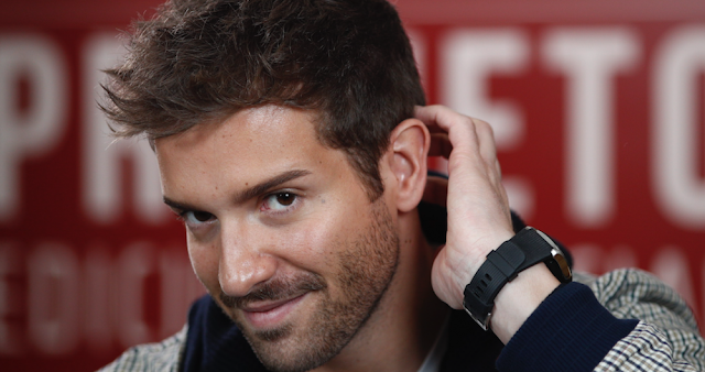 fansdelbrilli's tweet photo. Pablo Alborán muestra su descomunal paquete y las redes se han vuelto completamente locas https://t.co/1isPYiAJvc https://t.co/T09XHawD63