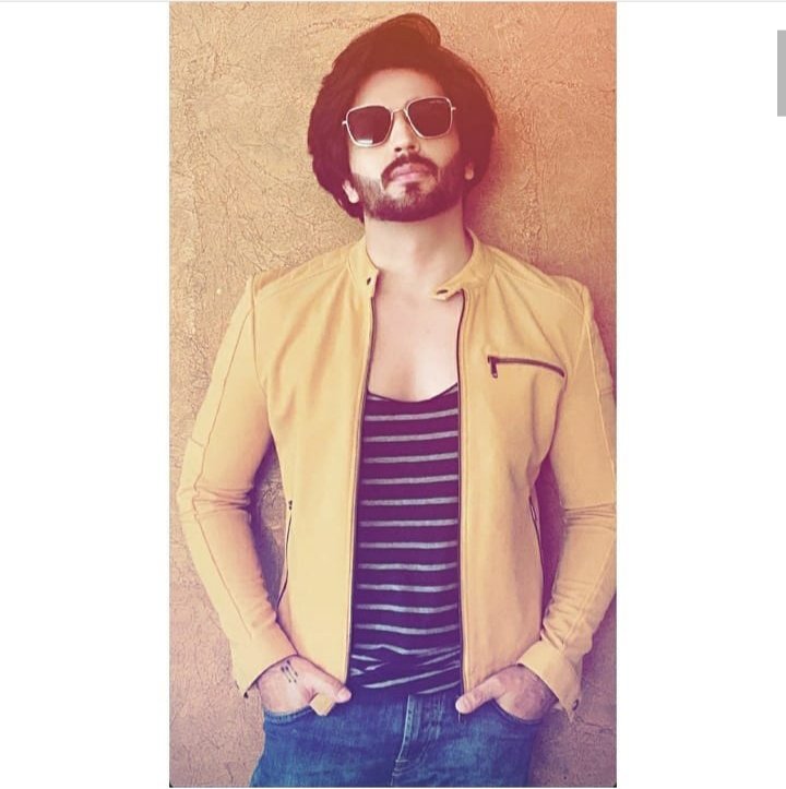 HANDSOME HUNK!!  <a href="/DheerajDhoopar/">Dheeraj Dhoopar</a> #DheerajDhoopar
