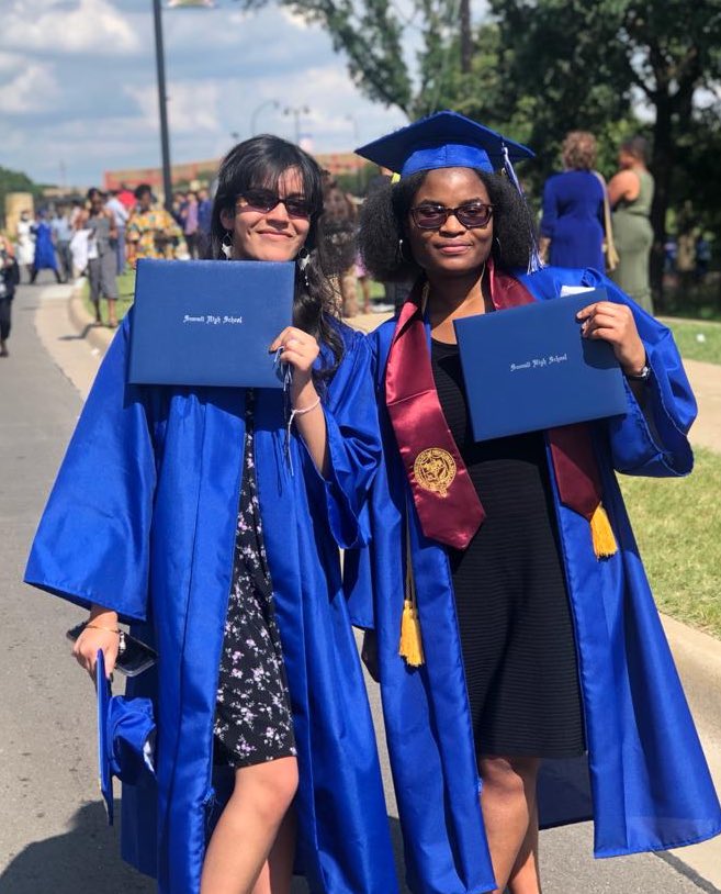 ShrutiiiiG's tweet photo. We are officially high school graduates !!!!🎓💙. https://t.co/DMrdw65kkr