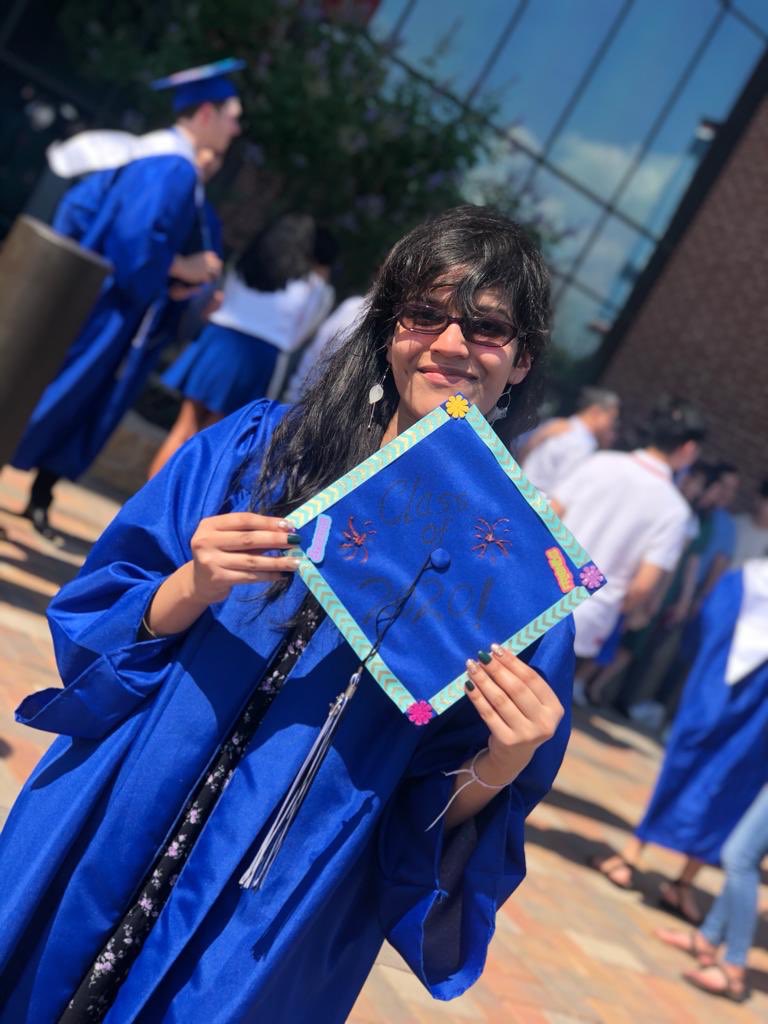 ShrutiiiiG's tweet photo. We are officially high school graduates !!!!🎓💙. https://t.co/DMrdw65kkr