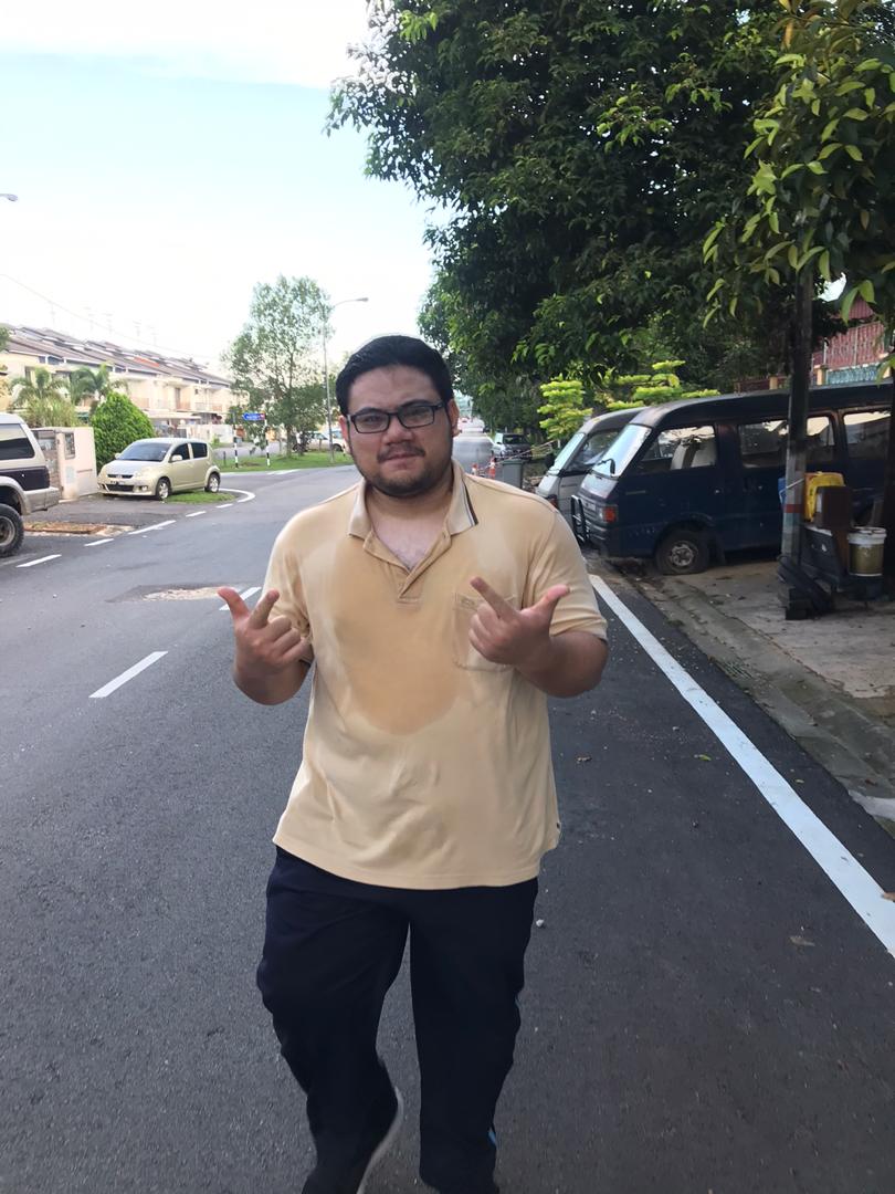 Antara perkara saya terkilan dengan diri saya ialah saya obes.

Banyak kali cuba diet tapi gagal sebab saya suka masak &amp; makan. Rutin saya pula kurang bergerak &amp; lutut memang dah lama sakit menjadikan diri lebih malas.

Tapi saya nak berubah.
InsyaAllah saya boleh.
Perlahan2.