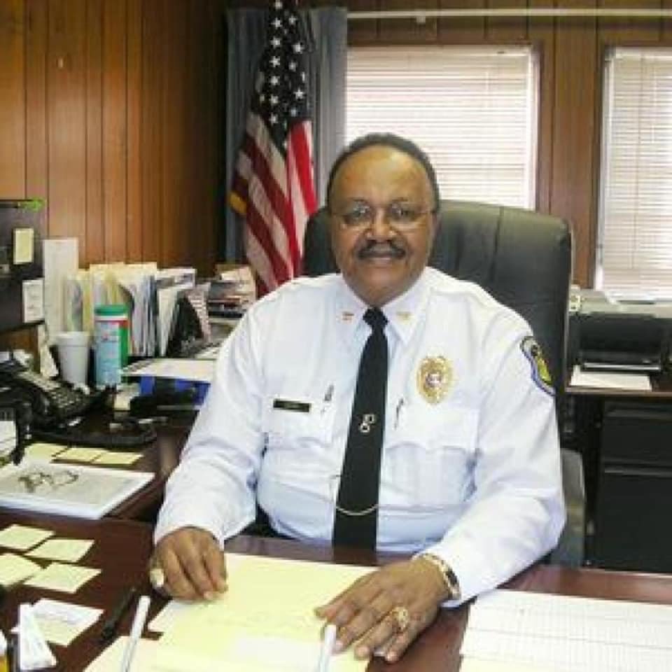 WillieGeist's tweet image. 77-year-old retired police captain David Dorn, who served 38 years with the St. Louis P.D., was shot and killed while protecting a friend’s pawn shop from looters. RIP. 🙏 stltoday.com/news/local/cri…