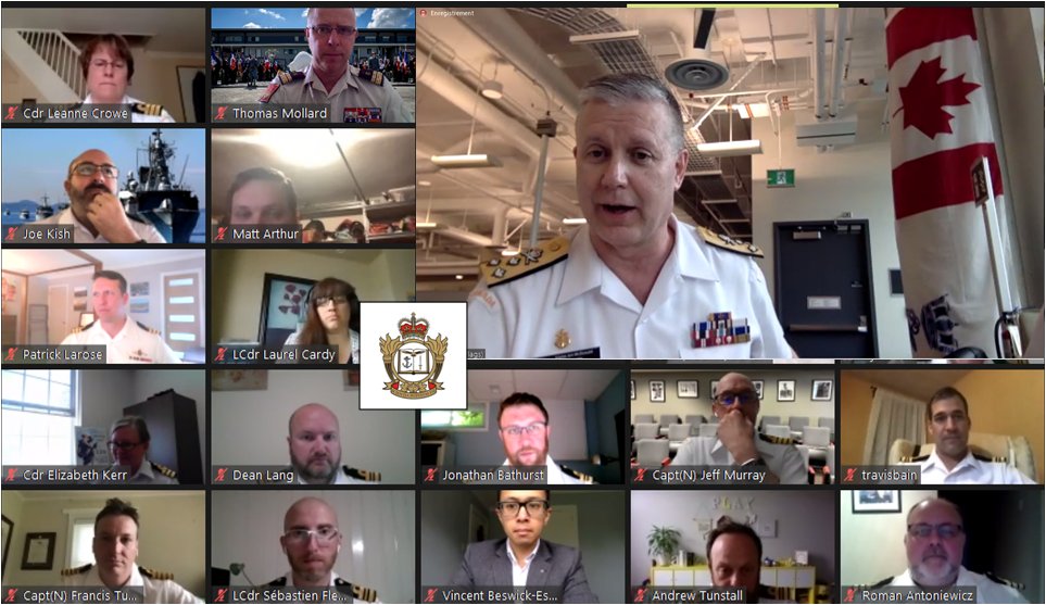 College_FAC's tweet photo. Le @College_FAC a été fier d’accueillir aujourd’hui le Vice Amiral A.G. McDonald, Commandant la Marine Royale Canadienne, formidable opportunité pour échanger sur les défis opérationnels liés à la puissance maritime #PME #RCN #JCSP46 https://t.co/Y5p9TBvdr2