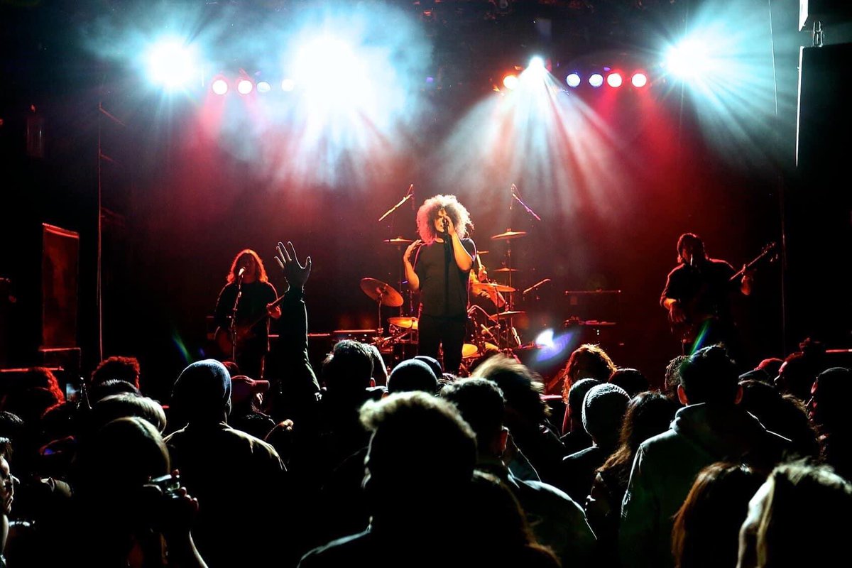 FourTripsAhead's tweet image. “Children—raise your head to the sky.
 Children—hold on tight and don’t let go.
 Don’t let go.”
#SEASONG #ANDTHEFIREWITHIN #RECLAIMROCKMUSIC