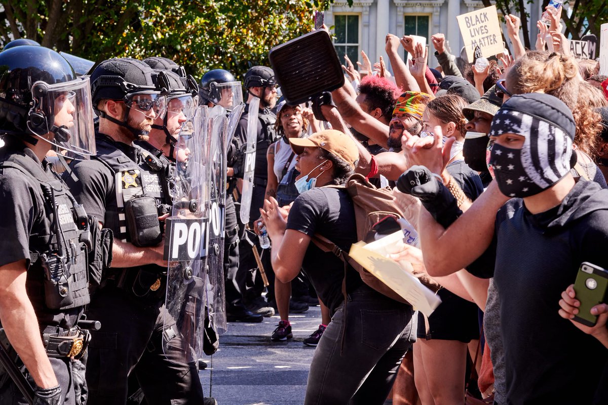 DukeAAAS's tweet photo. Teaching in an Uprising: Readings on Race and Democracy https://t.co/7I5KyEMkSa 
via @AAIHS @BlkPerspectives https://t.co/MBWiiTi5wz