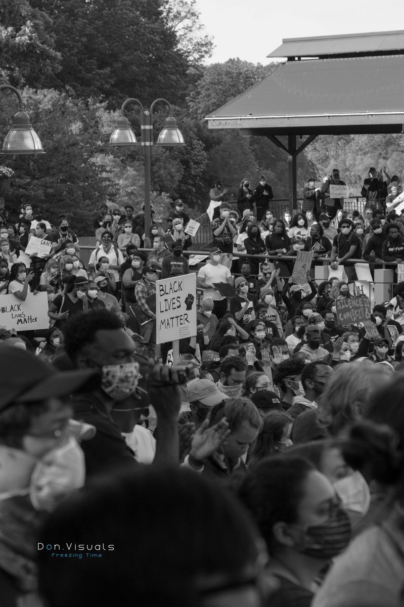 visuals_don's tweet photo. Some very powerful images I’ve captured from today’s protest 
#blm #BlackLivesMattter #BlackOutTuesday #BlackOutDay2020 #photography #freezingtime #donvisuals https://t.co/DrVg0FL9Ti