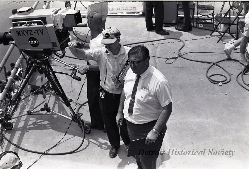 MichiganHist's tweet photo. Pic of 1966 Gold Cup Races of race director Erv Steiner with an ABC cameraman at the Gar Wood Judges Stand in Detroit (DHS)
https://t.co/VN6qI6TwWx https://t.co/RYF0Jj5bUB