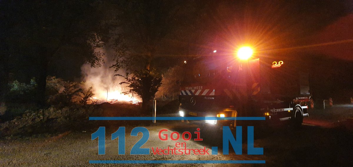 Melding brandweer Goudplevierweg Almere inzake grote brand