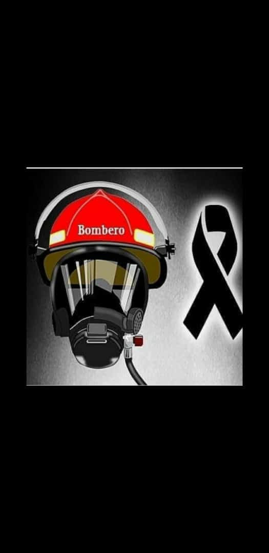 PPTenel13's tweet image. Dos bomberos hoy se levantaron, alistaron el uniforme, ese gastado por el sol, frío y lluvia, se despidieron de su familia, sin saber que esa sería la última vez que lo harían.

SON HEROES.

Ariel Gaston Vazquez.
Maximiliano Firma Paz.

Viven de pie en el pedestal de la gloria.
