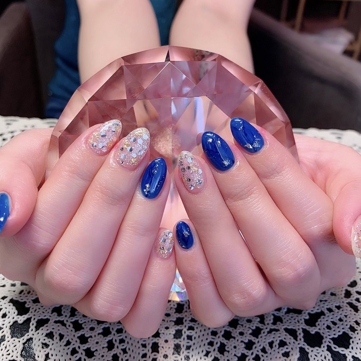 Taka Emi New Nail 夏っぽくブルーネイル 大理石 ホロネイル ジェルネイル 大人ネイル ネイルチェンジ ネイルデザイン 大理石ネイル ホログラムネイル 可愛い 夏ネイル ブルーネイル ネイル好きな人と繋がりたい T Co