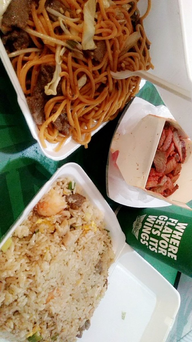 TheStarCalledB's tweet photo. @03_BabyG w/ the #statefarmAssist ๐ Thank you! #teamgage #Chinese #chineseFood https://t.co/mN6IqyZmlv