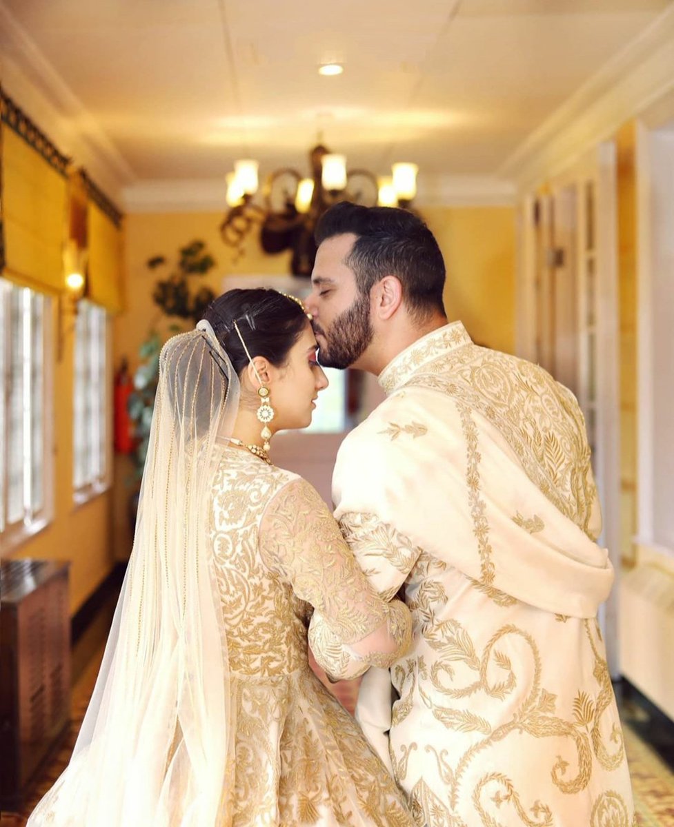 Kashmiri wedding through Lens 📸 1- 👰 Bride singing on Nikah register 2-  👰 Bride crying with her father ( An emotional moment before widai ) 3- 👰  Bride and Groom 🤵 together @hotelLalit, Srinagar #KashmiriWedding #Kashmir, image size:977x1200