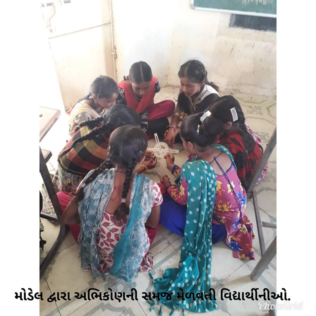 InShodh's tweet photo. #Gujarat #Math સમાંતર રેખાની છેદિકાથી બનતા ખૂણા
#સરકારી #પ્રાથમિક #શાળાના #શિક્ષક દિપ્તીબેન ચિકાણી એ #TLM ના ઉપયોગ વડે આપી સમજુતી
પ્રવૃત્તિ https://t.co/WeBCb9b7W3
#Edu #Mathematics #educational #innovation #inshodh #faire #setu #samarth #sfc #teachers #students #IIMA #SSA https://t.co/DznQ4i0Ifw