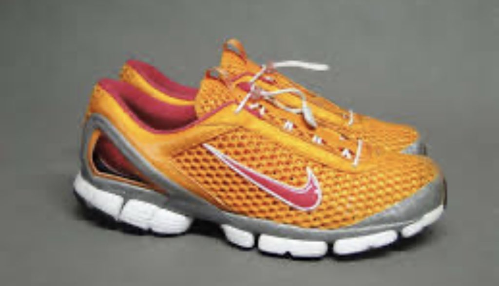 12cwatson's tweet photo. @Nike NEVERMIND I FOUND THEM 😍😍😍 but now where to buy a pair 🤔🤔🤔🤔 NIKE ZOOM DYNAMIC HEEL FITS https://t.co/CdkPD7TqFX