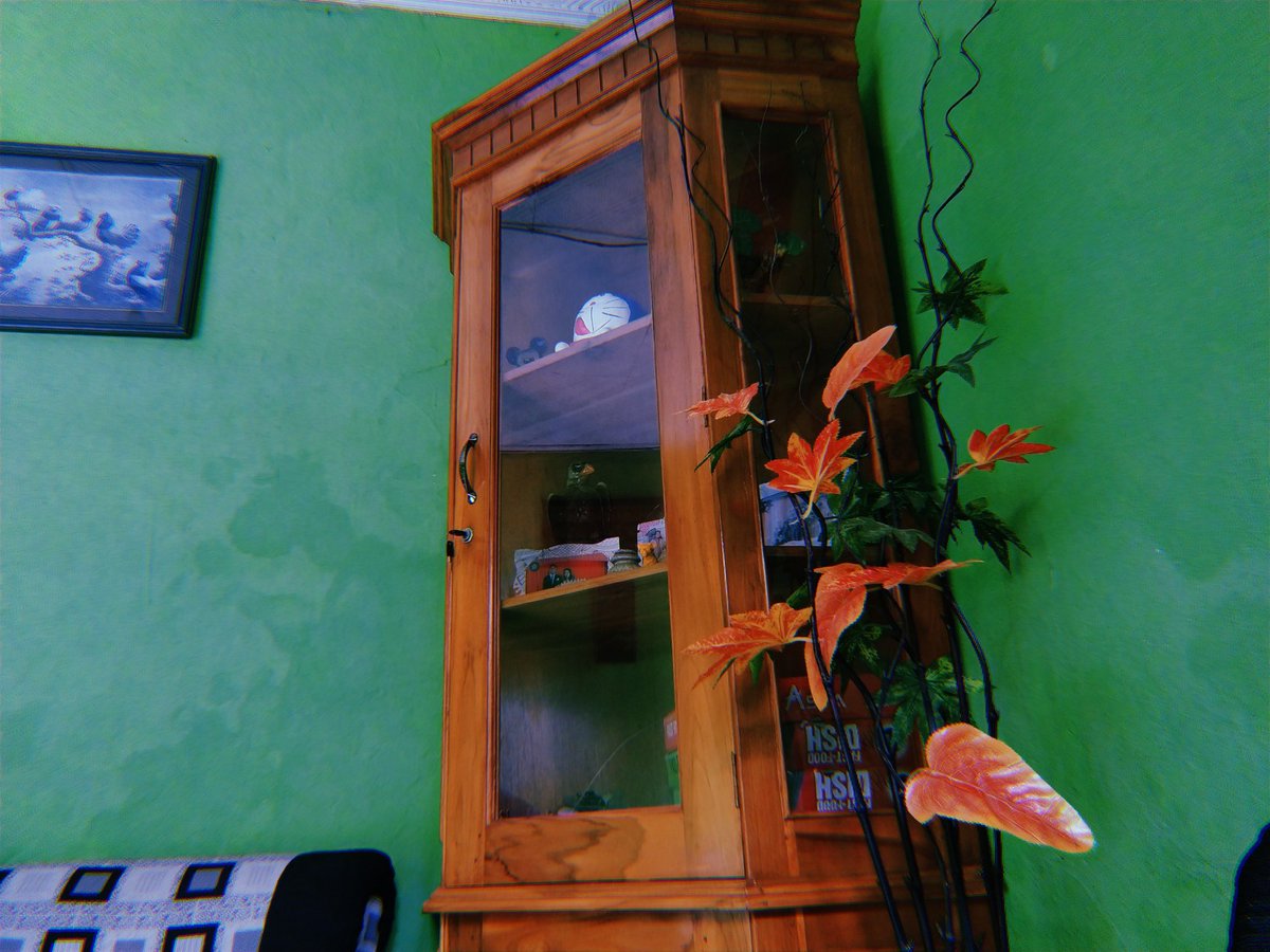 haloseps's tweet image. Dirumah aja