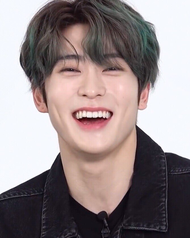 JAYME0214's tweet photo. 오늘도 재현이 웃는거 많이 보고 싶다 😺😸 https://t.co/m9cXSSPAao
