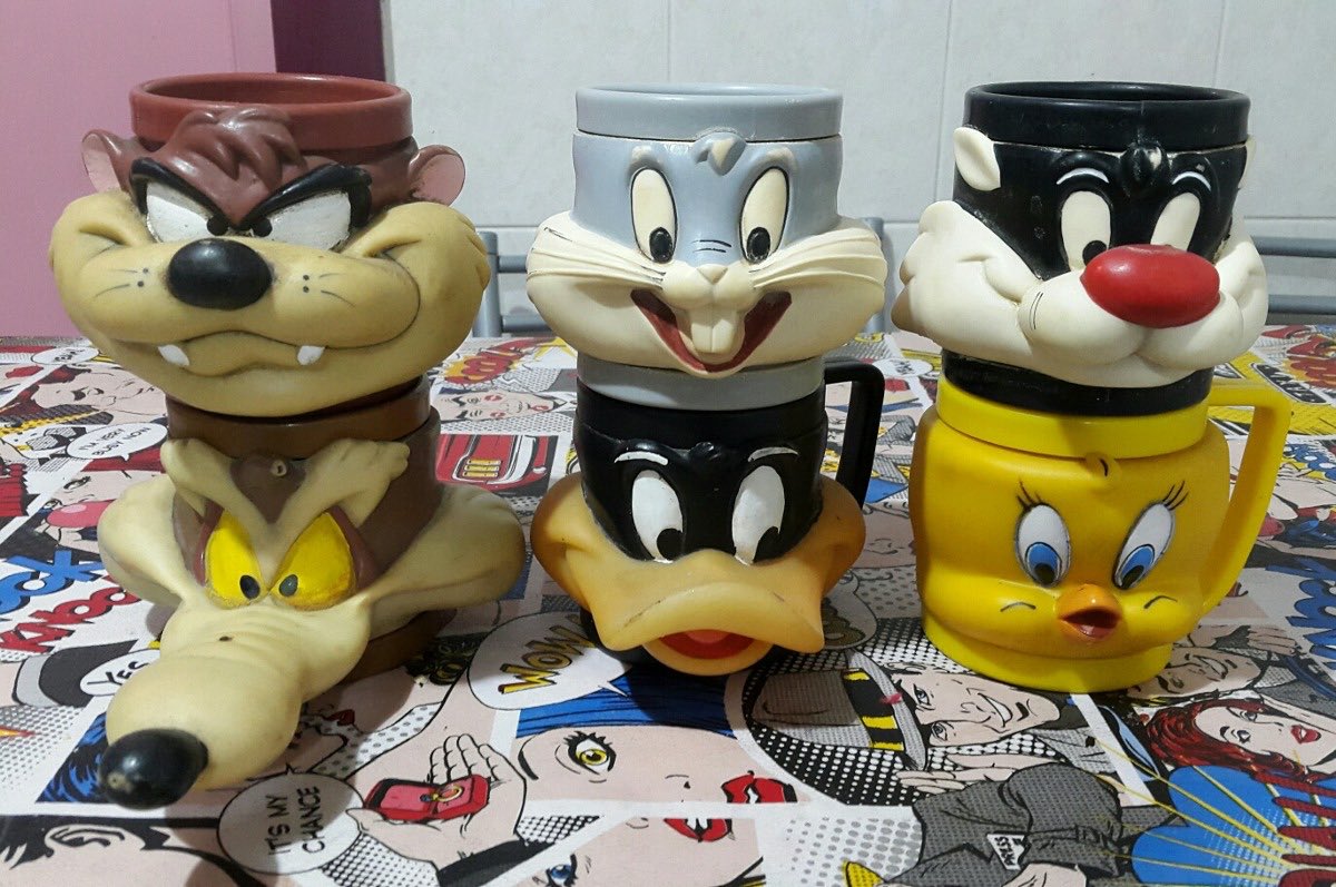 AquiLoMire's tweet image. Un día tomaste chocolate como todos los días en esta taza, sin saber que iba a ser la última vez que la ibas a usar 😔