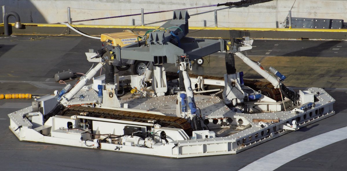 julia_bergeron's tweet photo. I missed something until I was looking at my photos. I do believe that the new Octagrabber was just used on OCISLY for DM-2. The profile is lower to the deck and more finished. Left is today, right is January 2020. Sneaky! #SpaceXFleet #Octagrabber https://t.co/Z9tvyyNr6z