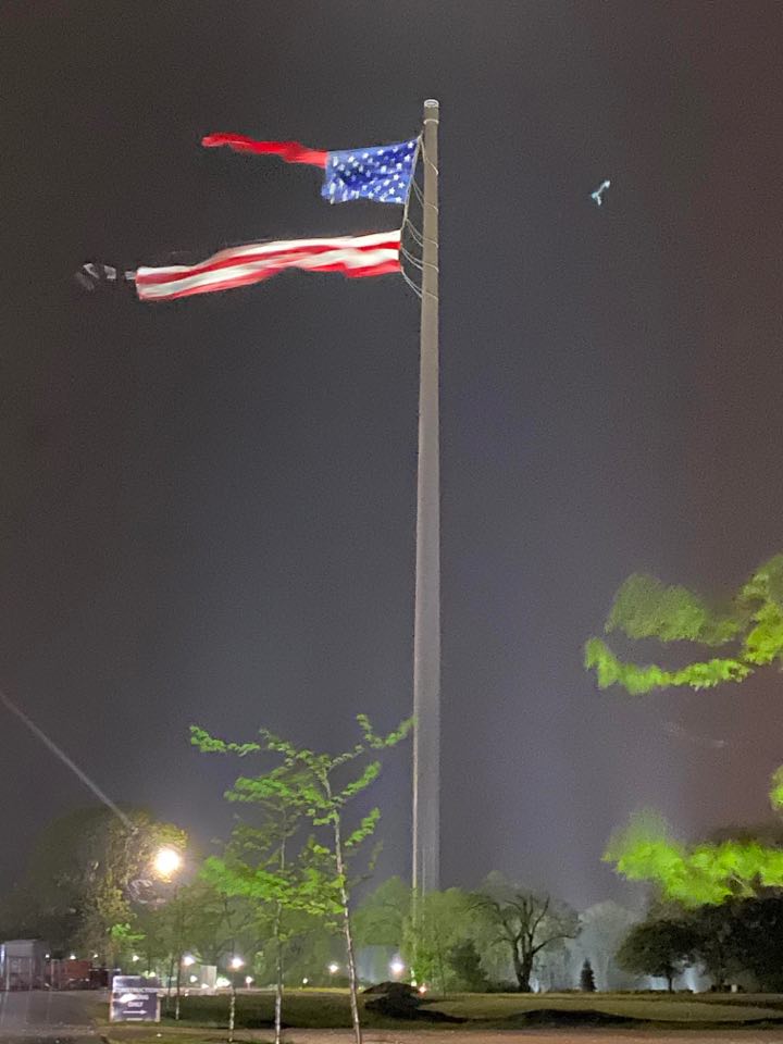 the-world-s-largest-free-flying-american-flag-has-been-ripped-in-half