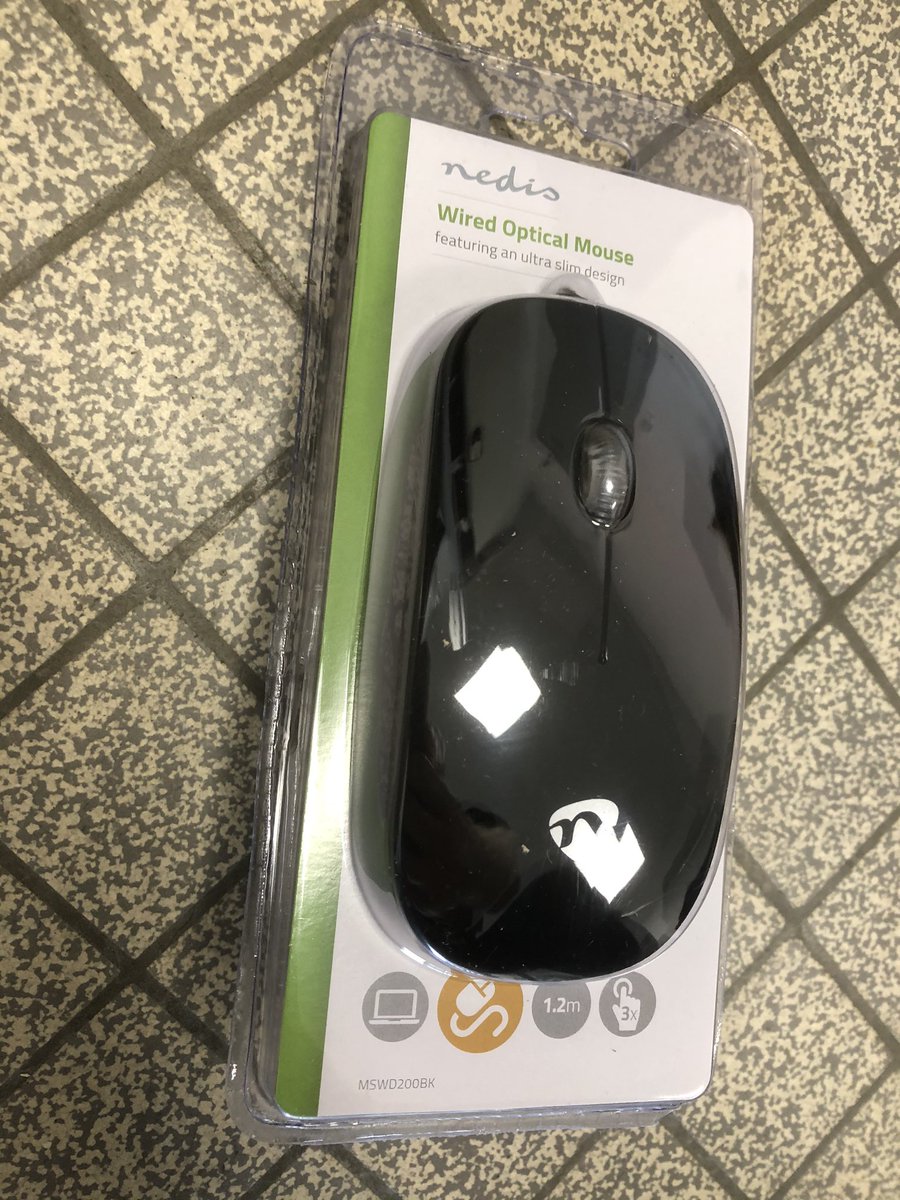 Webtime65's tweet photo. Le monde d’après ne change pas dans la #tech .
Souris #Nedis achetée chez @LDLC .
L’emballage déjà trop volumineux et plastique, est protégé lui même par du #plastique...
Je vous mets ici la quantité de produit jeté sur une souris à 4€ !
#gaspillage #ecologie https://t.co/2R7Kvr4ixR