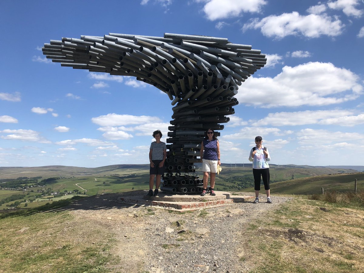 StarkeyBarbara's tweet image. A beautiful walk to #SingingRingingTree.  We are so lucky to have such places relatively close by.  Sadly rubbish left everywhere !!
