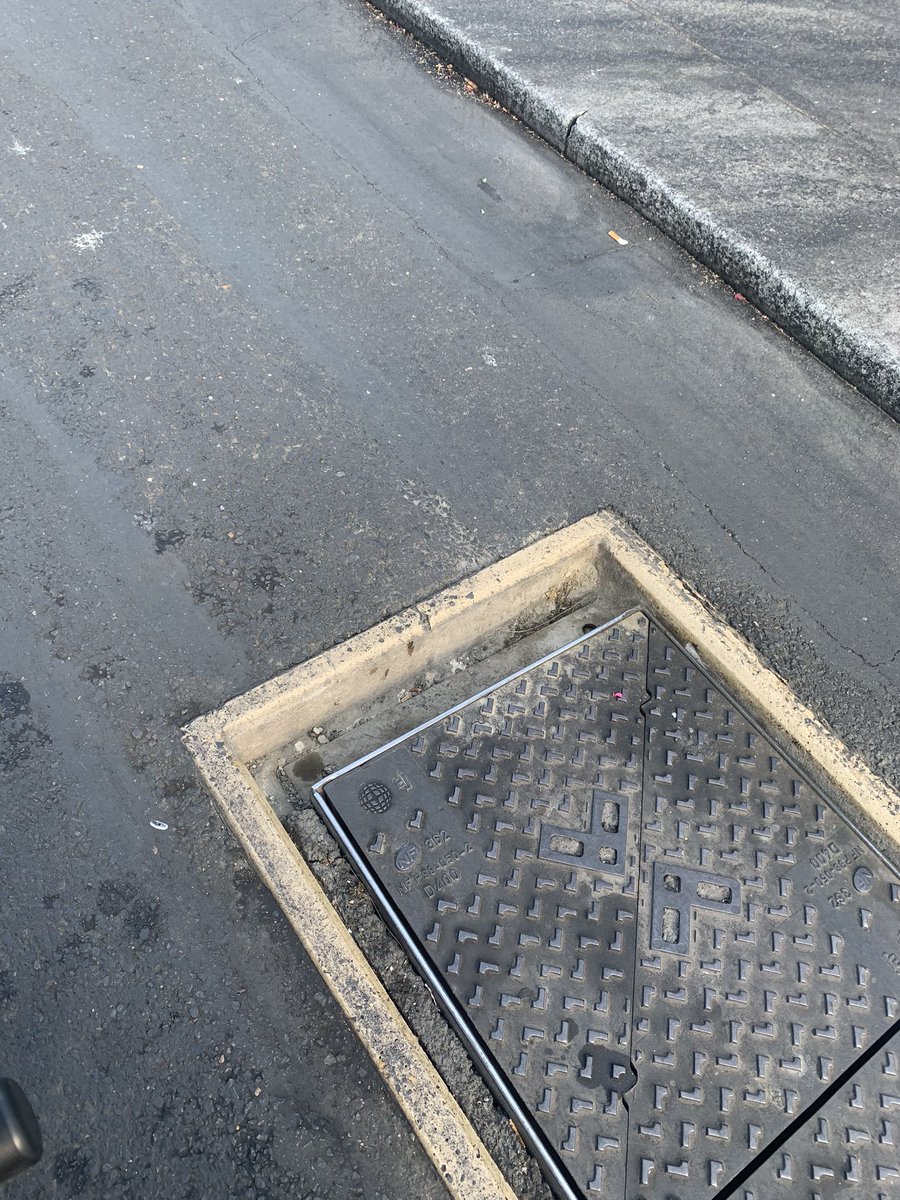 Infrastructure dangereuse avenue Eugène Thomas en face de la place du marché au KB (94270)
@villeKB un commentaire ? 😅