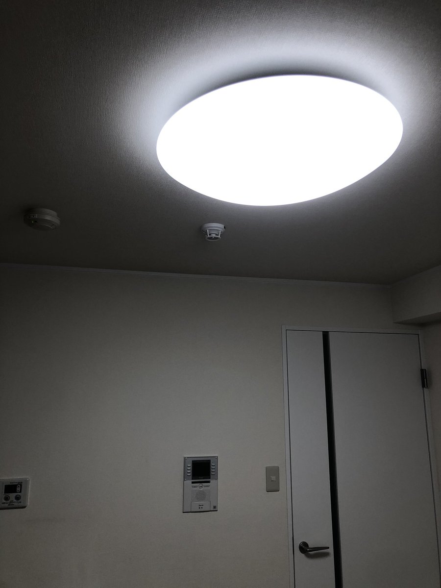 kamo_kokuchi's tweet photo. 皆様に知って欲しい事があります。
昨年、収斂火災で全焼した我が家の工事が今日全て終わりました。
火災保険だけでなく家財保険も入った方がいいです。(家財全部自分で買うから大赤字)
リフォーム業者は信頼できる所なのか調べた方がいいです。(ガス管の穴塞いでないまま入居させられてたので再工事) https://t.co/5k7kws3eUd