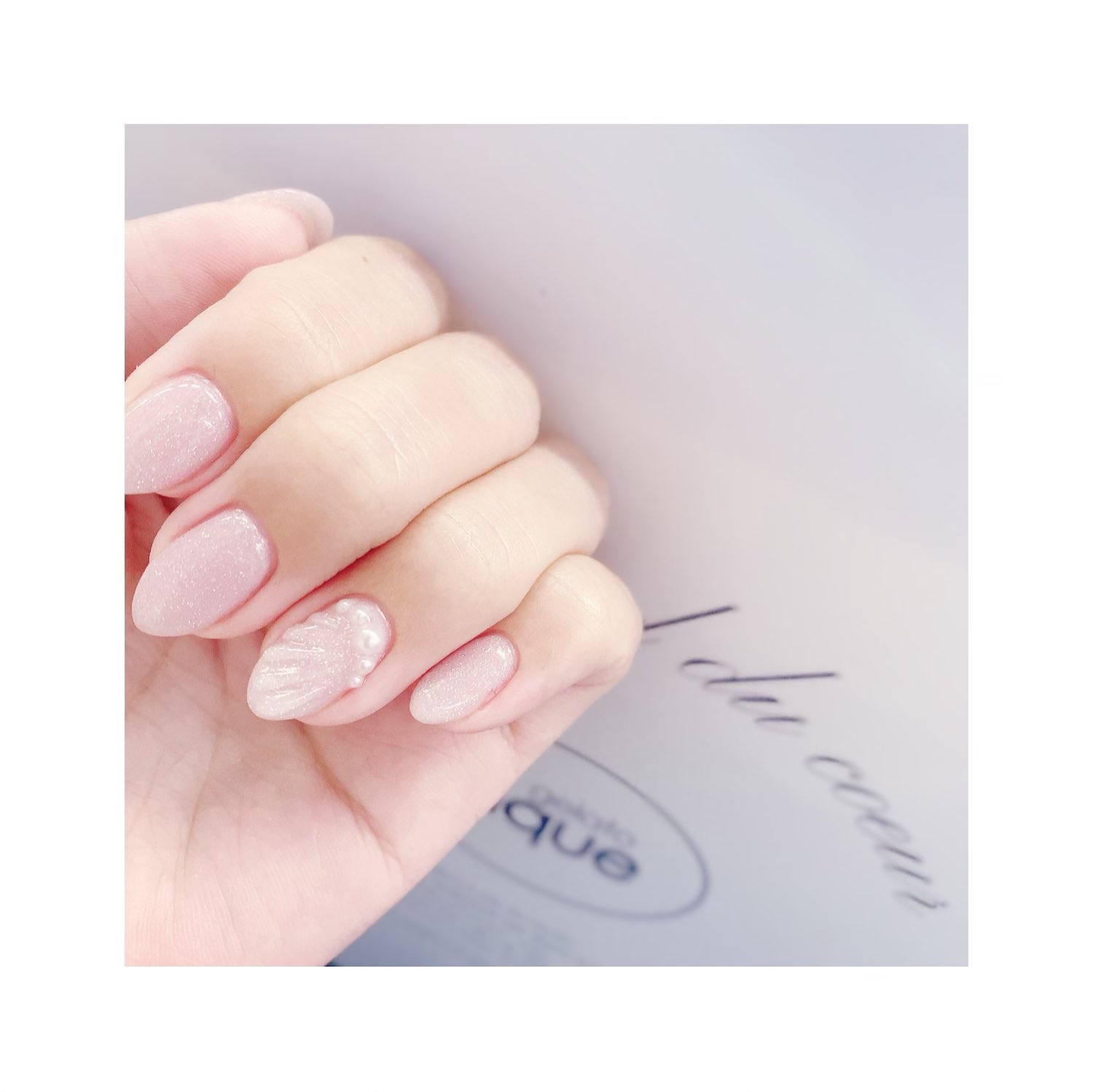 ট ইট র 浜崎まりな ポコポコしてて触り心地も好き マーメイドネイル 夏らしくてかわいいね 合わせてマーメイドドレス着てライブしたいよぉ ネイル マーメイドネイル 可愛い ジェルネイル ネイルデザイン 上品ネイル パールネイル