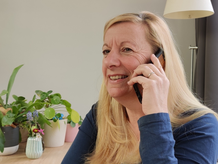 Telefooncirkels: Dagelijks contact en een veilig gevoel! 
Dagelijks contact, van mens tot mens. In deze bijzondere tijd is het fijn om contact met elkaar te hebben en het geeft een gevoel van zekerheid. 
bunniksnieuws.nl/deeljenieuws/l…