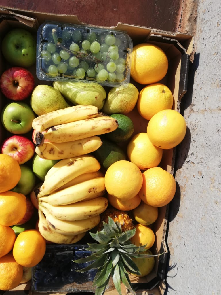 FeelSophi's tweet photo. DUMISANE KHUMALO 
AN ENTERTAINMENT TREASURE  ALL IN ONE ART PEICE DANCER,SINGER ,PRODUCER,PHOTOGRAPHER,THEATRE PRACTITIONER AND ENTREPRENEUR(HE IS MAKING/PAVING HIS WAY UP)
HE SELL FESH FRUITS FOR A LIVING.ALSO DOES  FRUIT HAMPERS  FOR JUST R80
DM FOR ORDER 
0640528493 https://t.co/XxbSWvOeJU