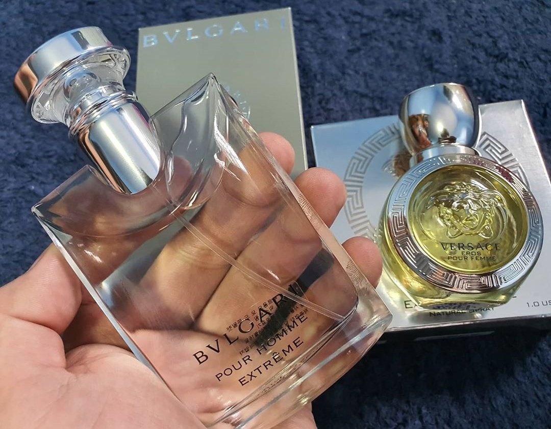 superMHUNDZ14's tweet photo. Mom's fave scent #Versace while new scent for me #Bvlgari 🙂 tnx bruh! https://t.co/vMg6p1sQQx