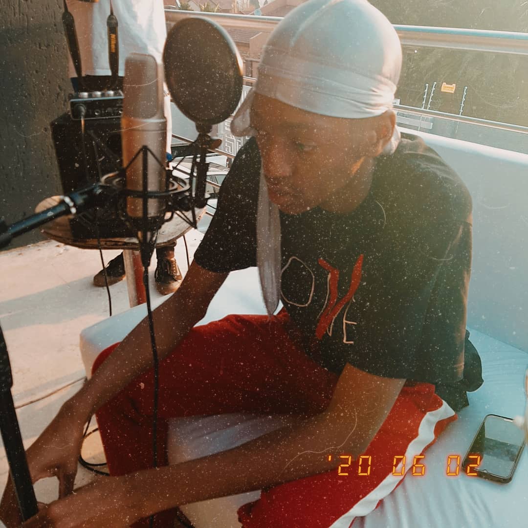 Perisic_iam's tweet photo. Balcony performance. I was asked to perform 3 songs, one released, one not released but soon will be &amp; one that may never be released. 

I performed Purple Hearts &amp; Yellow 1. Flowers (Released)
2. Problems (Coming soon)
3. Photoshop (Archived song).

Visuals coming soon! https://t.co/04hmnrlBET