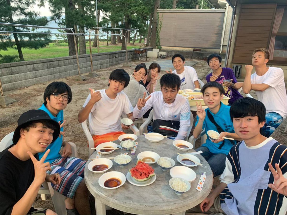 近畿大学経済学部自治会 V Twitter 近畿大学文化会英語研究会紹介 英語研究会は 英語でスピーチやディベートをしています 英語力はもちろん 論理的思考力を初め社会で役に立つスキルを身に付けれること間違いなし ぜひチェックしてみてください