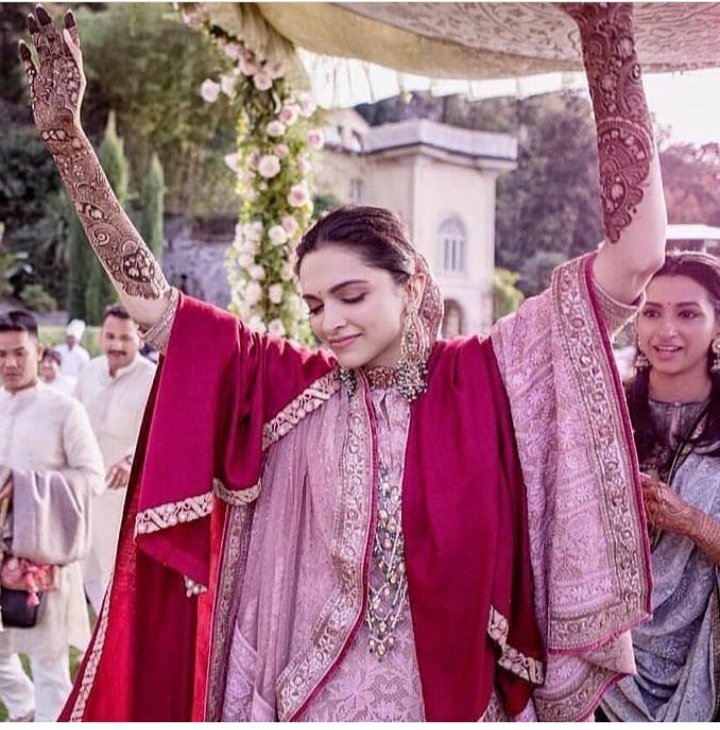 Deepika Padukone IMAGES, GIF, ANIMATED GIF, WALLPAPER, STICKER FOR WHATSAPP & FACEBOOK