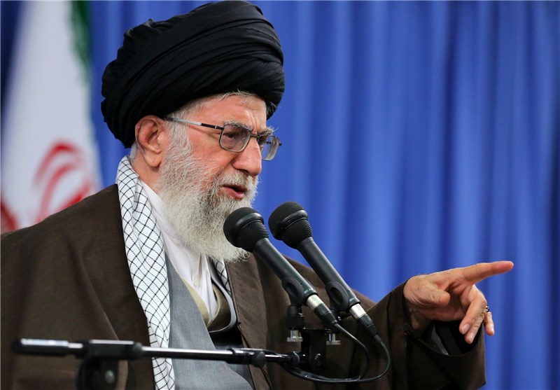 HaghjooReza's tweet photo. «کسی تصور نکند که ما راه سازش با جهانخواران را نمی دانیم. ولی هیهات که خادمان اسلام به ملت خود خیانت کنند!» به کشور مصر نگاه کنید تا تجربه ی تلخ سازش را با تمام وجود حس کنید! 

#خمینی_زنده_است
#امام_خامنه‌ای https://t.co/d7XWkwGt1B