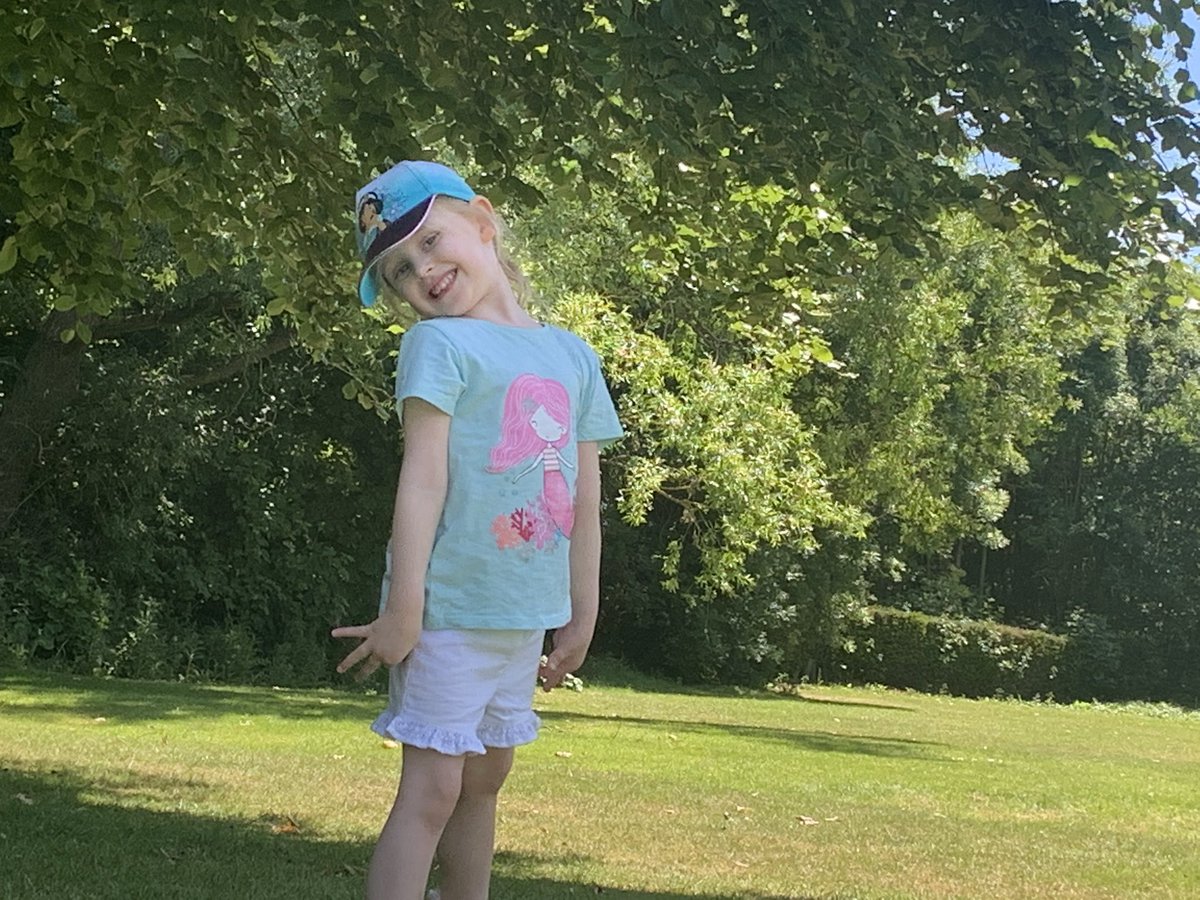 Lovely family day at Lotherton Hall park yesterday........ Sun, picnic, running, nature, laughs, magic wands from sticks and very quiet so no germs. Perfect day #family #lothertonhall @LothertonHall #familydays #familytime #nature #dad #mam #daughters #leeds https://t.co/V5b8IfYkjH