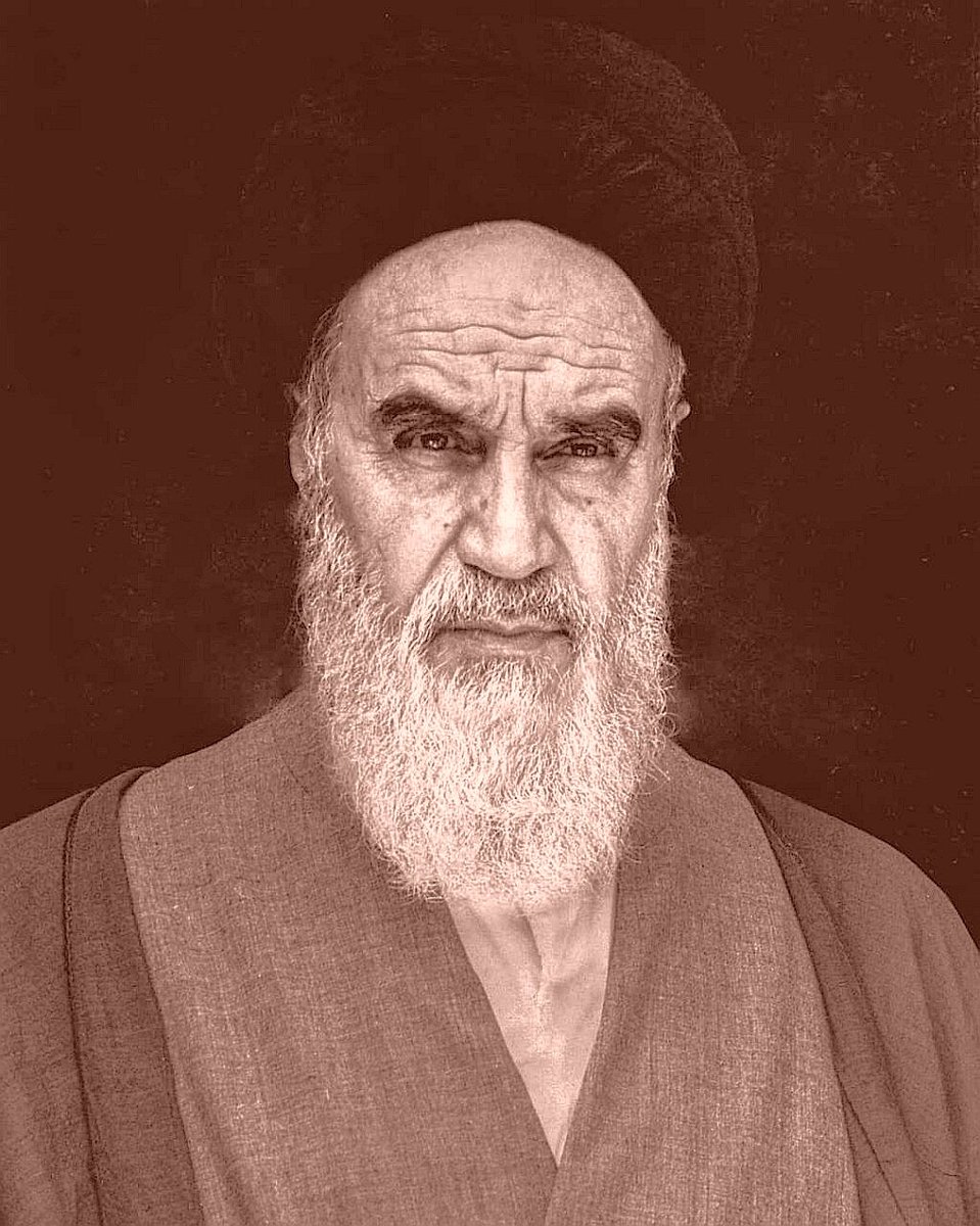 MRMallaei's tweet photo. « آمریکا و استکبار در تمامی زمینه ها افرادی را برای شکست انقلاب اسلامی در آستین دارند.» و ما هر چه معضل اقتصادی داریم، از این نفوذی هایی است که با نظریات لیبرالیستی به جان اقتصاد مملکتمان افتاده اند.
#خمینی_زنده_است
#امام_خامنه‌ای https://t.co/1xnE0lGWEM