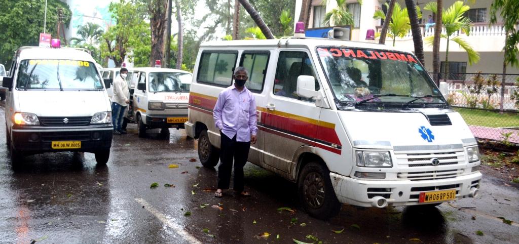 MahaDGIPR's tweet photo. #निसर्गचक्रीवादळ #CycloneNisarga #NisargaCyclone #NisargaUpdates 
नागरिकांच्या सुरक्षिततेसाठी #रायगड जिल्हा प्रशासनाची तयारी. https://t.co/WOd4fnbn0U